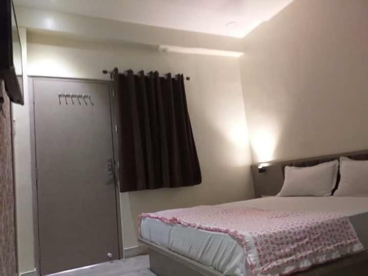 Hotel Diamond Castle Pāli Eksteriør billede